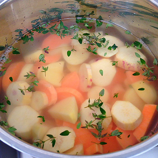 Kumara and Caramelised Onion Soup Recipe coasterkitchen Dayre