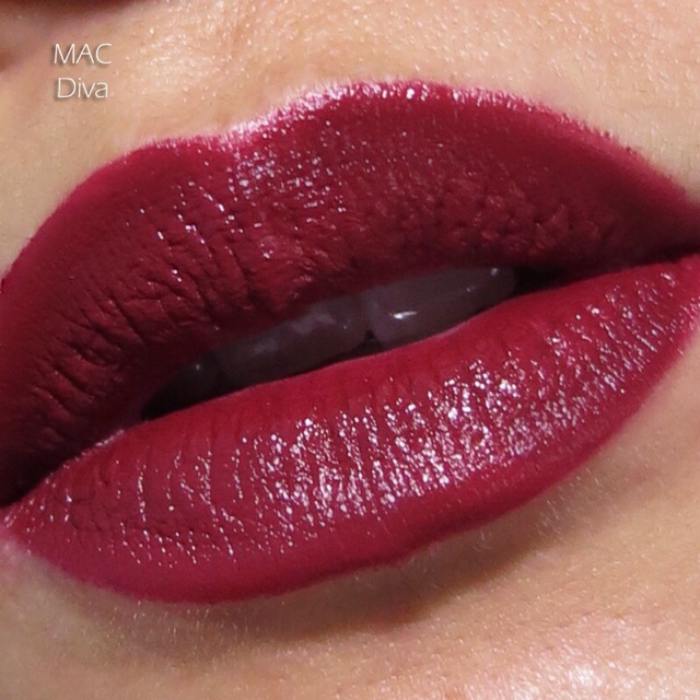 Black Cherry Lips makeupbox Dayre