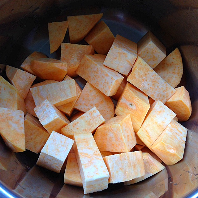 Deep Fried Kumara Balls Recipe (炸番薯蛋) coasterkitchen Dayre