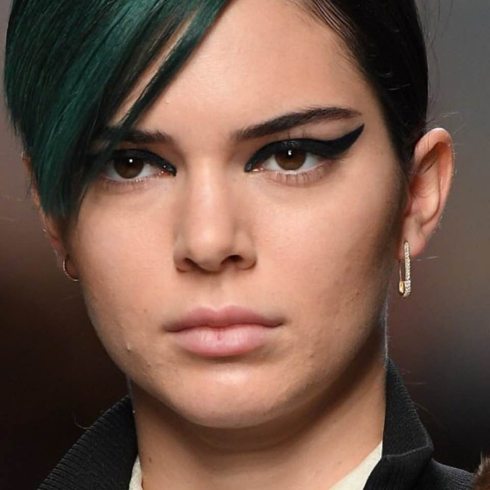 Models Have Flaws Toxic Male Friend Myskin Dayre When I Saw This Of Kendal Jenner At The Kaia Gerber Fashion Show Couldn T Help But Feel Like Wow Even Models Have Bad Skin Days Too